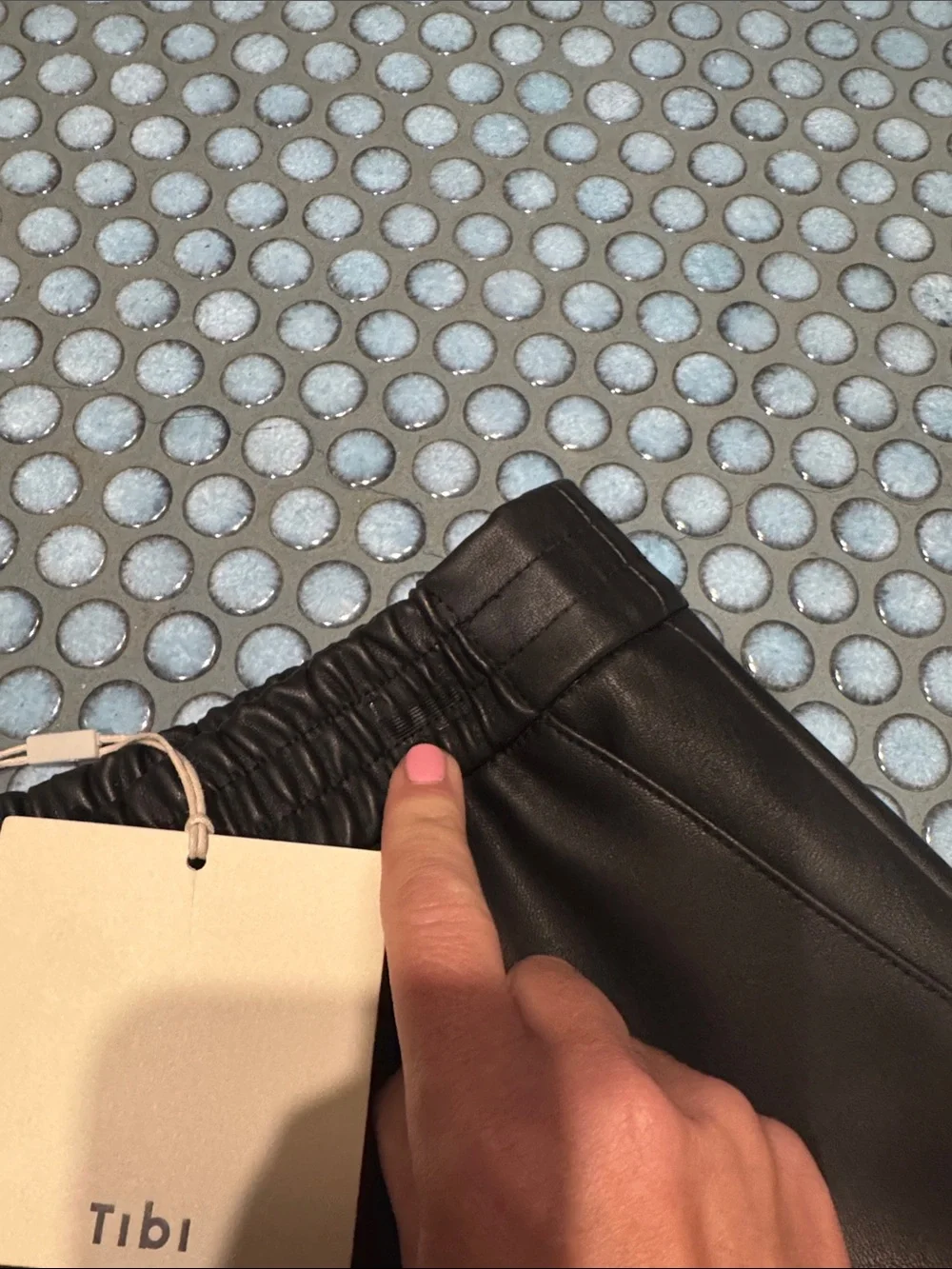 Tibi Black Faux Leather Wide-Leg Culottes - Picture 5 of 9